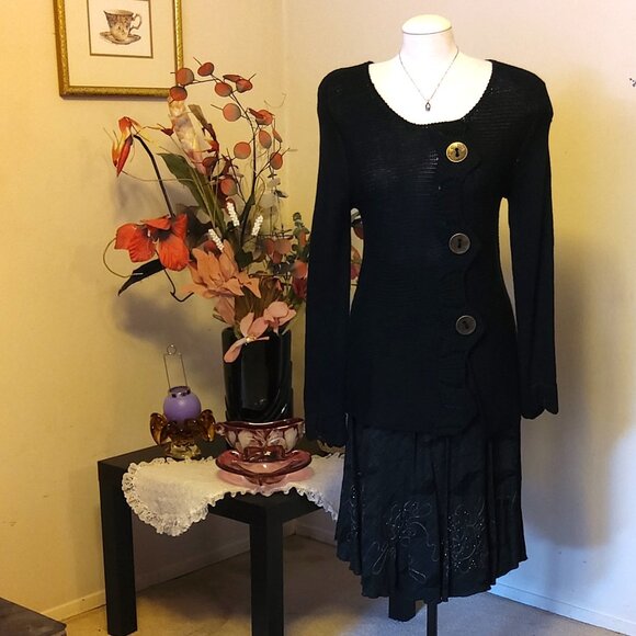 NWT Women’s Lightweight Black Cardigan Sweater Long Sleeve Button Down Outerwear - Picture 6 of 7